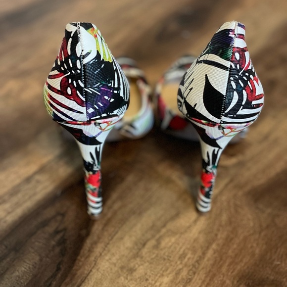 Jessica Simpson Pumps - Picture 3 of 3